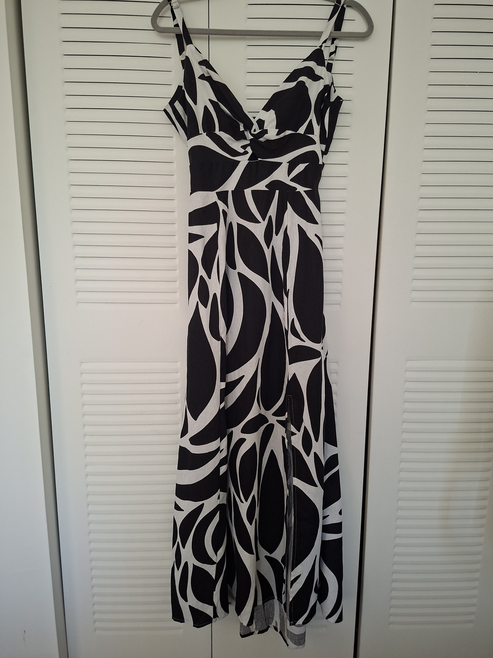 Black & White Patterned V-Neck Maxi Dress